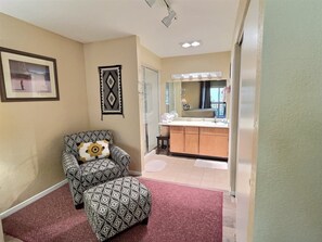 Smart TV, fireplace - Comfy and Close to the Fun at Taos Ski Valley (Taos Ski Valley)