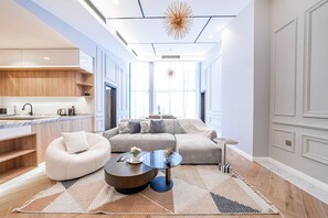 En 65-tommers LCD-TV med digitale kanaler