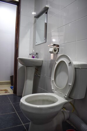 Bruser, håndklæder, Sæbe, Toiletpapir