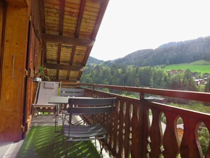 Outdoor dining - Appartement 4 Personnes Calme Avec une Belle vue sur la Montagne (Morzine)