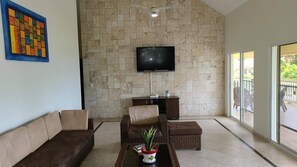 Villa, 4 habitaciones, para fumadores, alberca privada | Área de sala de estar