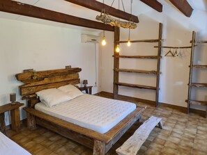4 bedrooms, iron/ironing board, travel cot, free WiFi