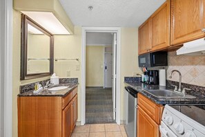 Fridge, microwave, oven, stovetop - Hidden Gem View - Oceanview Mini Suite 3rd Flr (Myrtle Beach)