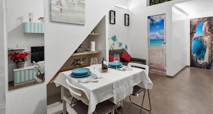 Holiday Home "La Casita de la Reina" with Private Terrace & Wi-Fi