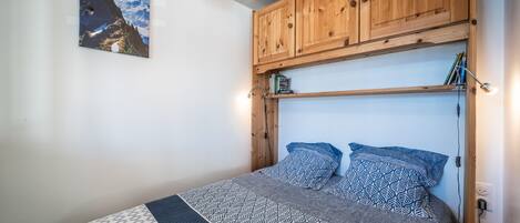 2 chambres, fer et planche à repasser, Wi-Fi gratuit, draps fournis