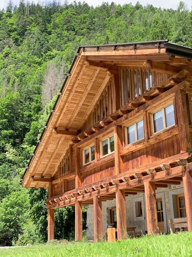 Chalet 'Maroc Mountain' mit Bergblick, privater Terrasse und WLAN