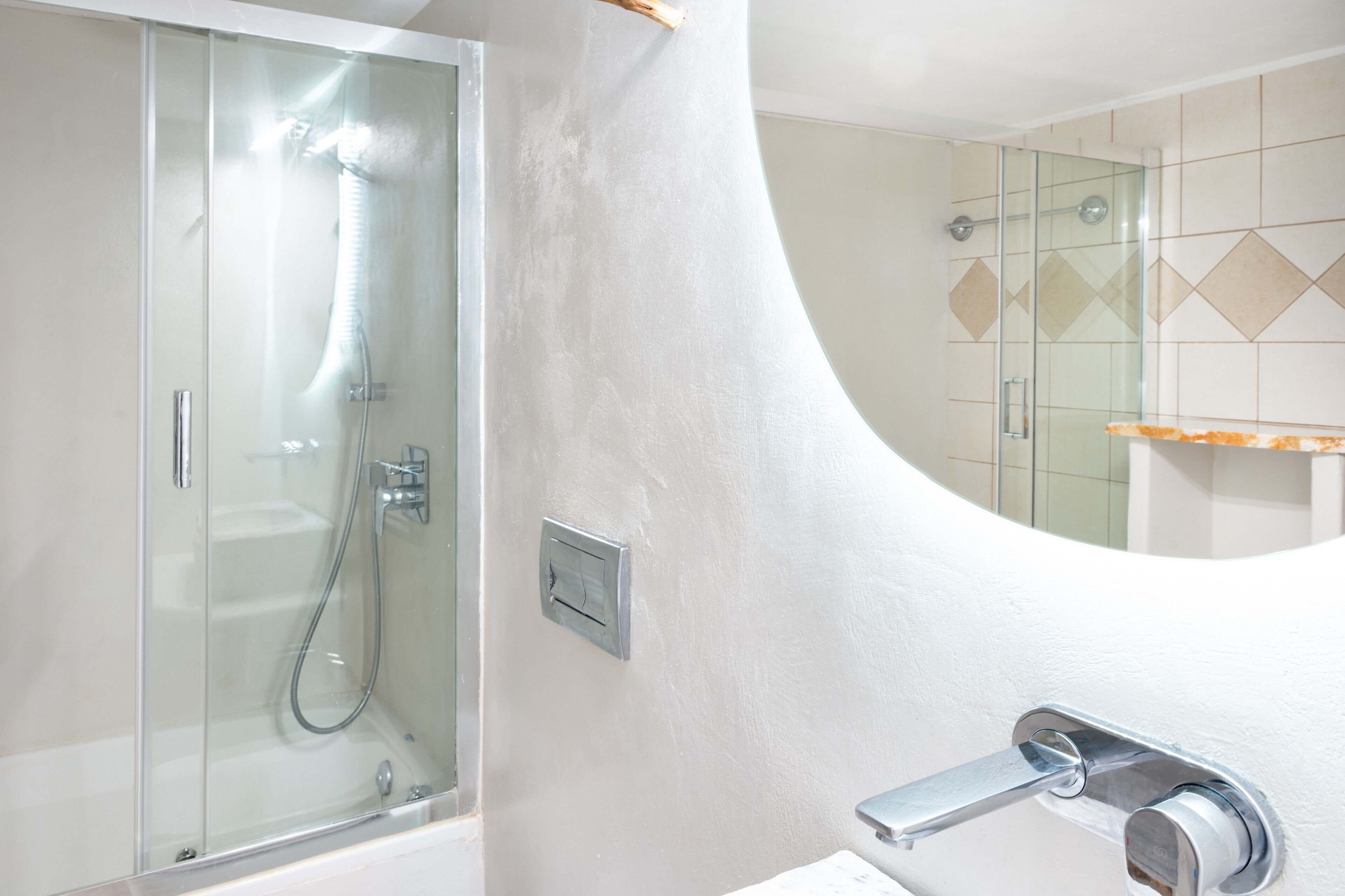 Bathtub, hair dryer, towels