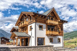Exterior - Holiday Apartment "Iron Wood" near Slopes with 2 Balconies & Wi-Fi (Livigno)