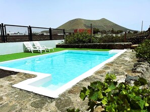 Pool - Country House 'Finca Emblemática - Nº1 Tisalaya' with Mountain Views, Shared Pool and Wi-Fi (La Vegueta)