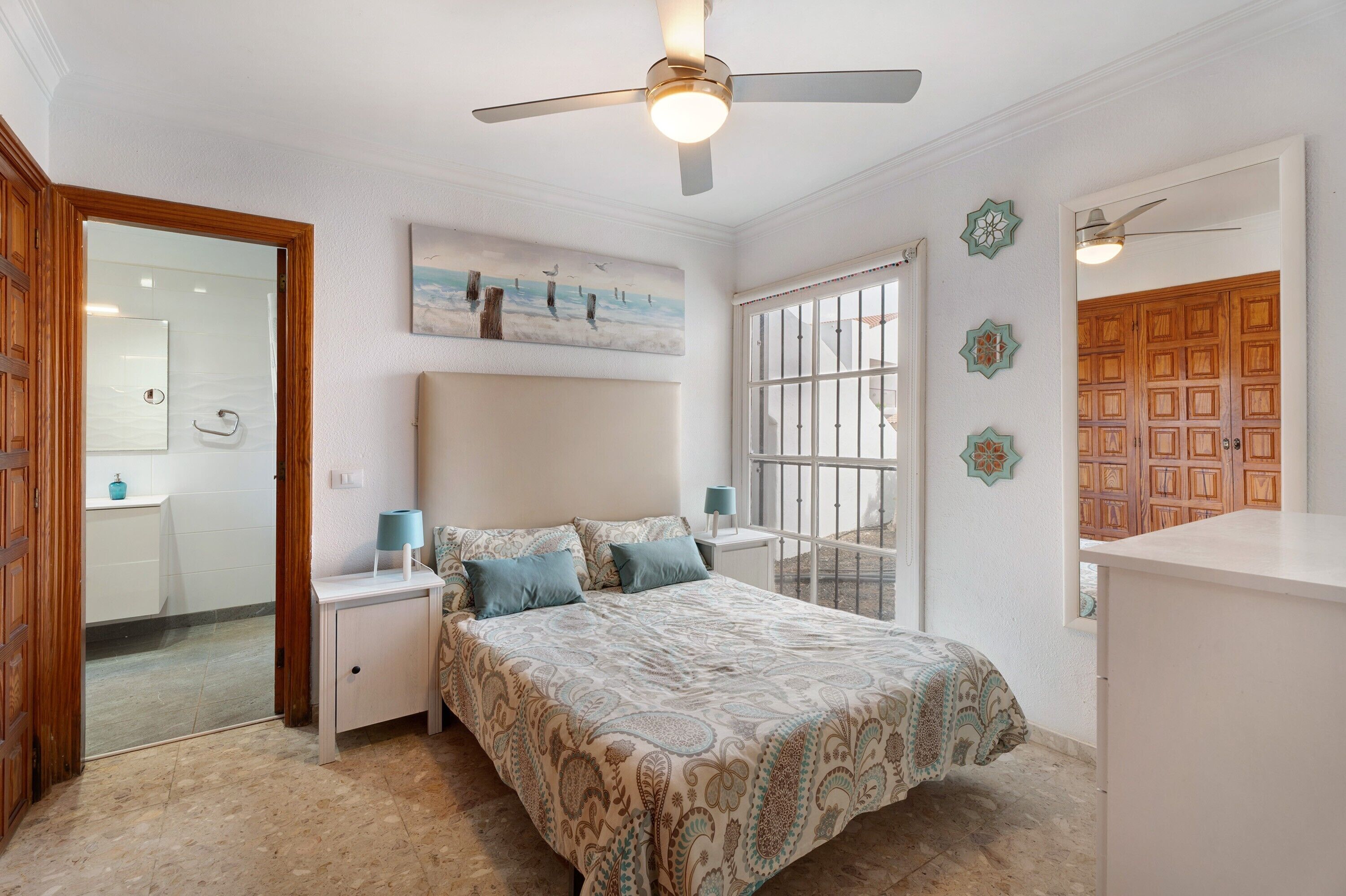 2 chambres, fer et planche à repasser, Wi-Fi gratuit, draps fournis