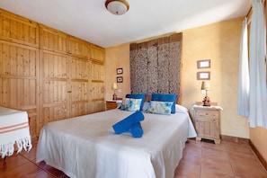 2 chambres, fer et planche à repasser, Wi-Fi gratuit, draps fournis