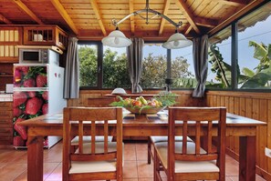 Dining - Chalet 'Eco Con Vistas Al Teide' with Sea View, Wi-Fi and Air Conditioning (La Orotava)