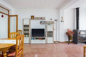 Dining - Holiday Home "La Matea" with Private Terrace, Balcony and Wi-Fi (LLAURÍ)