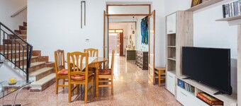 Casa de vacaciones "La Matea" con terraza privada, balcón y Wi-Fi