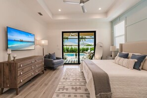 3 Schlafzimmer, Schreibtisch, Bügeleisen/Bügelbrett, Reisekinderbett