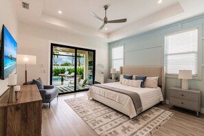 3 Schlafzimmer, Schreibtisch, Bügeleisen/Bügelbrett, Reisekinderbett