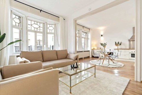Stylish 2BR Stay in Luxembourg Gare