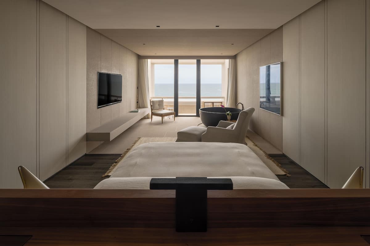 THE SEA STUDIO | Minibar, in-room safe, desk, blackout drapes