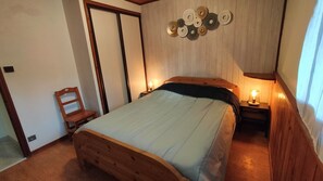 2 Schlafzimmer, BĂŒgeleisen/BĂŒgelbrett, Reisekinderbett, kostenloses WLAN