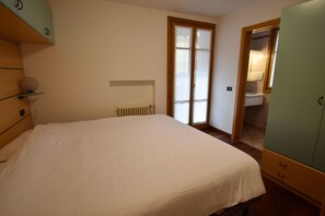 1 bedroom, bed sheets - Excelsior Central Apartment (Madonna di Campiglio)