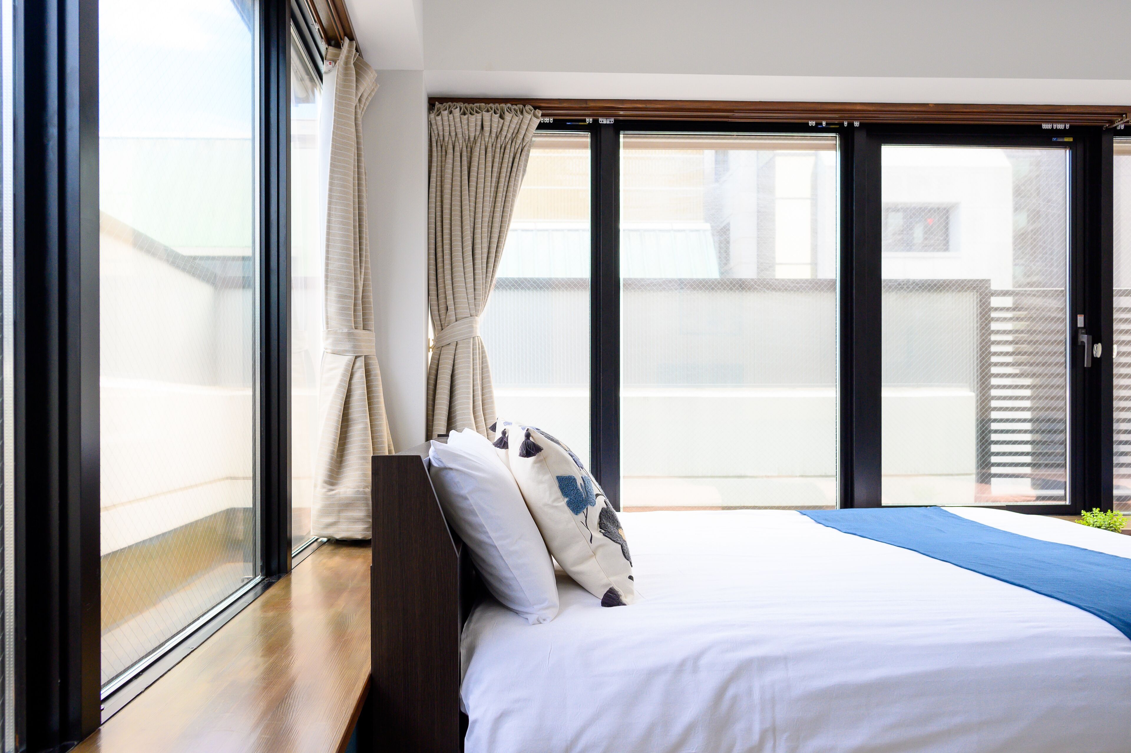 舒適頂樓客房 | 書桌、遮光布/窗簾、隔音、熨斗/熨衣板