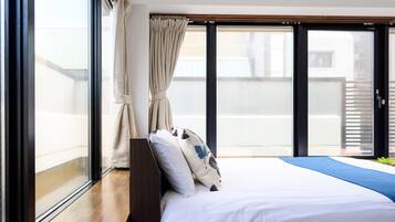 Comfort Penthouse | Desk, blackout drapes, soundproofing, iron/ironing board