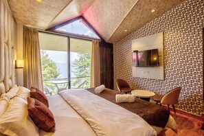 Ropa de cama de alta calidad y escritorio