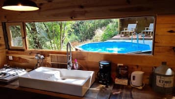 KjĂžleskap, mikrobĂžlgeovn, ovn og kokeplater