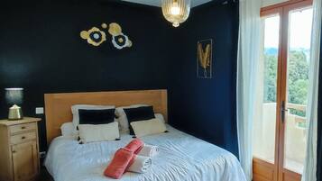 5 chambres, lit parapluie, Wi-Fi gratuit, draps fournis