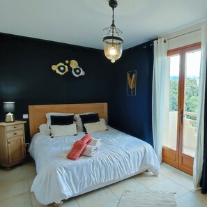 5 bedrooms, travel cot, free WiFi, bed sheets - Villa 10 Personnes au Calme Entre mer et Montagne. 5 Chambres, 5 Salles de Bain (Vico)