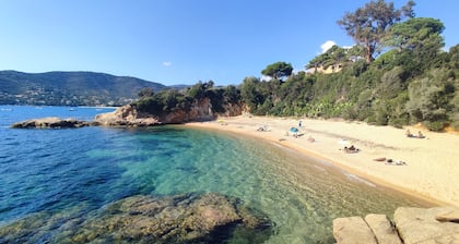 Villa 10 Personnes au Calme Entre mer et Montagne. 5 Chambres, 5 Salles de Bain