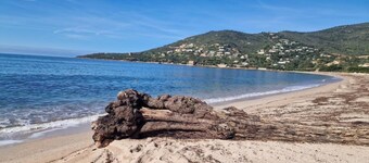 Villa 10 Personnes au Calme Entre mer et Montagne. 5 Chambres, 5 Salles de Bain