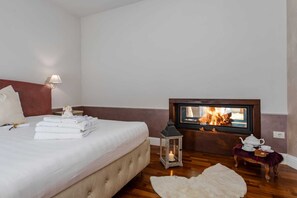 4 bedrooms, iron/ironing board, WiFi, bed sheets - Villa with private pool in The Tuscan Countryside (Figline e Incisa Valdarno)