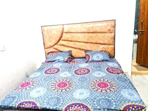 3 عدّة غرف نوم وملاءات أسرّة