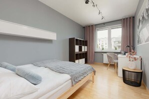 2 bedrooms, iron/ironing board, WiFi, bed sheets - Zawiszy 14 | Modern Apartment | Parking (Warszawa)