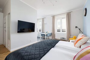 Iron/ironing board, WiFi, bed sheets