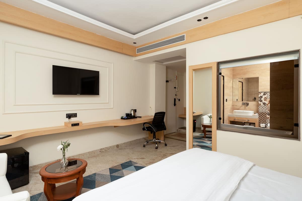 1 bedroom, desk, soundproofing, free WiFi
