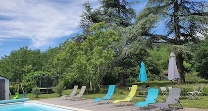Le cĂšdre bleu