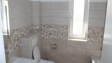 Set di cortesia gratuito, asciugacapelli, asciugamani