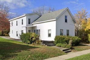 Exterior - 1 Bdrm Apt Dwntwn Winooski w/ Laundry and Parking (Winooski)