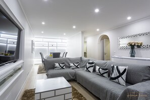 House | Ruang tamu | TV 