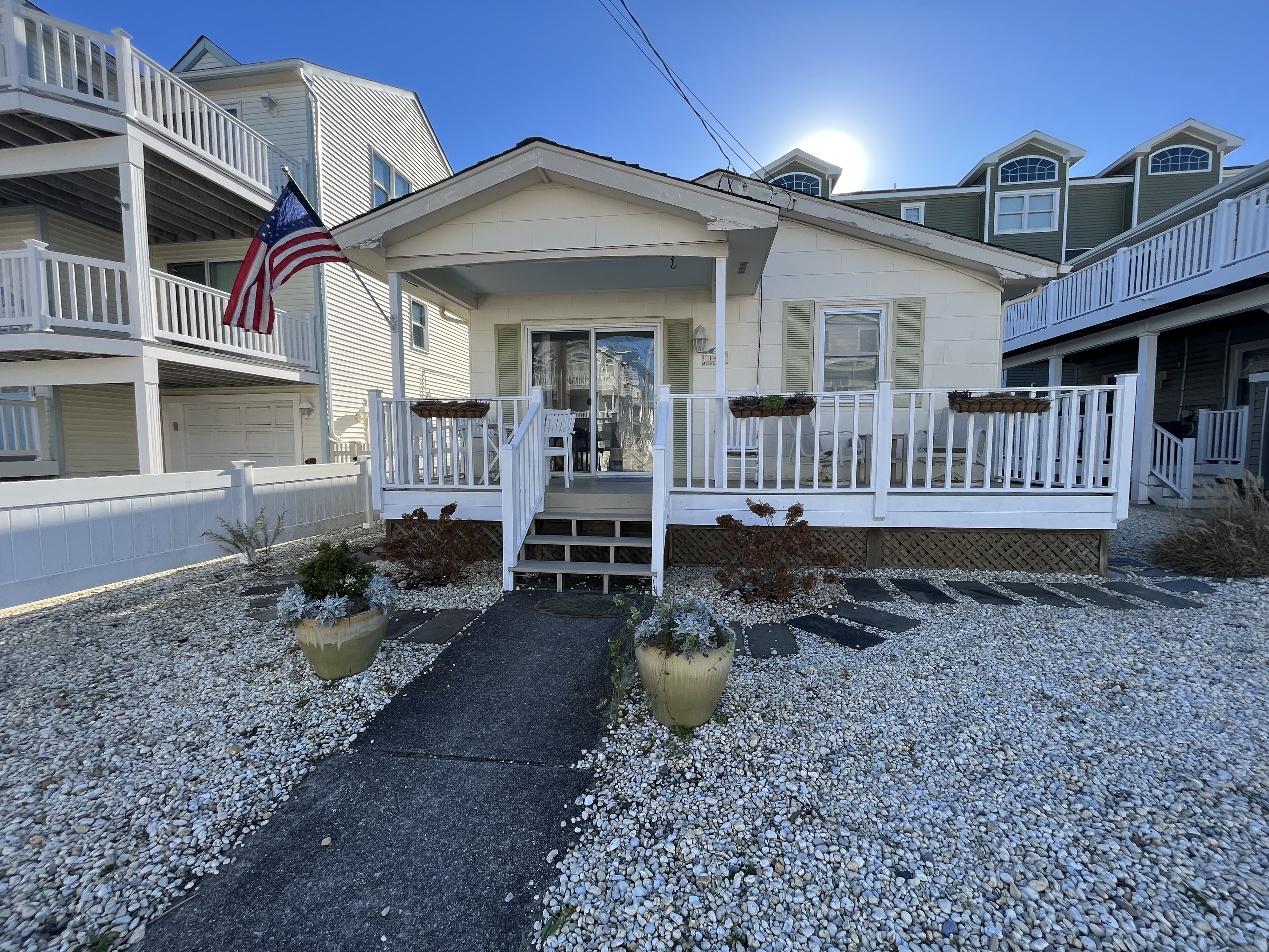 Bungalow sits in a great location on 75th street. Short walk to the beach!