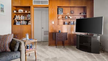 Smart TV, books