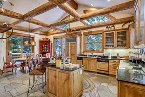 Fridge, microwave, oven, stovetop - Sundance Splendor: 5-Bed Cabin Oasis with Majestic Mountain Views (Sundance)