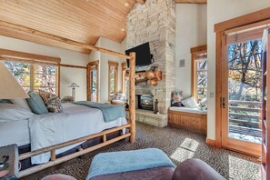 5 bedrooms, WiFi, bed sheets
