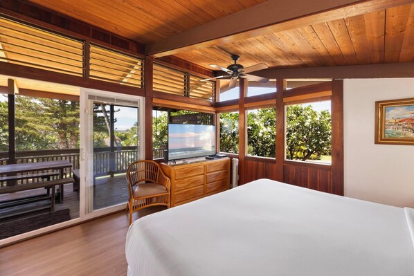 4 bedrooms, iron/ironing board, free WiFi, bed sheets - Holomakani Retreat: Your Ohana's Hale (Home) by Kaanapali Beach (Lahaina)