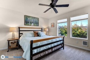 2 bedrooms, desk, WiFi - Bluebird Day - Raven Sky Bungalow (Bend)