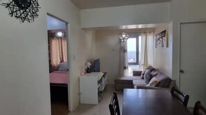 Interior - MakatiCity Condo for 4pax, w/ Pool, near malls,CBD.
 (Makati)