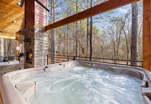 Tina de hidromasaje al aire libre