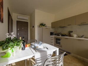 Fridge, microwave, oven, dishwasher